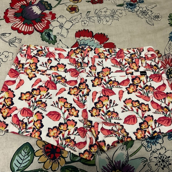 HurleyX Floral Shorts Size 9 - Picture 2 of 9